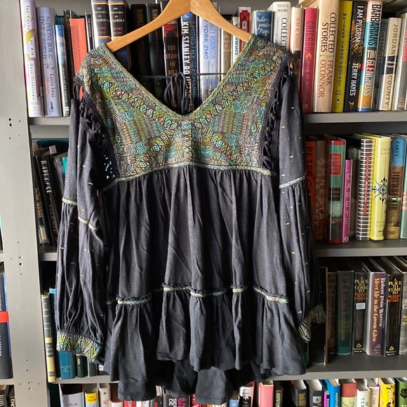Free People Top - Picture 1 of 7